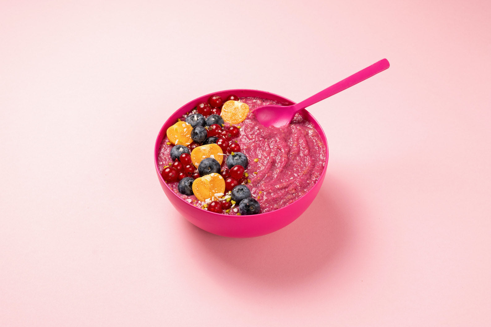 Veganer Grießpudding mit Beeren