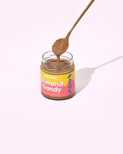 Almond Candy Nussmus mit Löffel