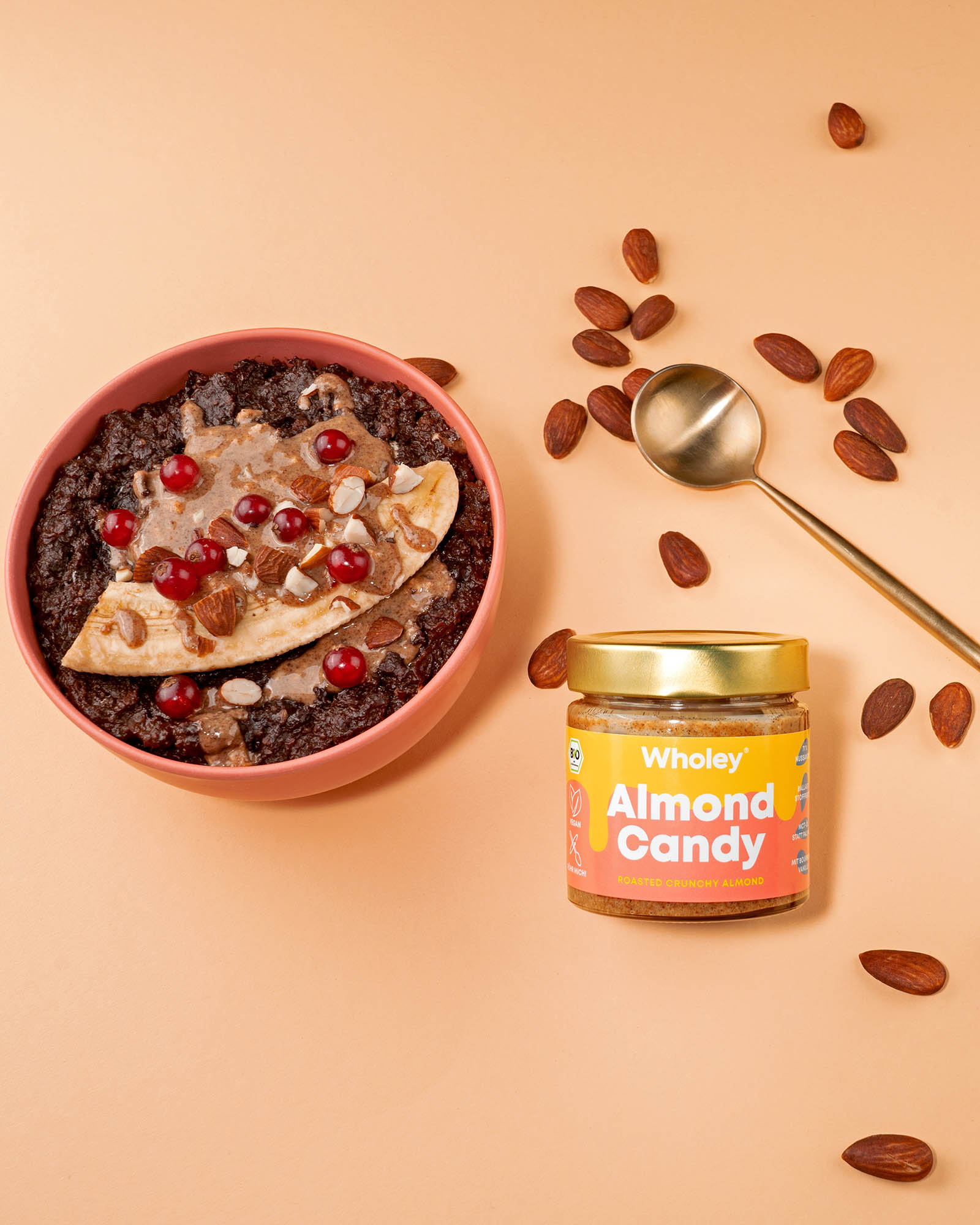 Almond Candy und Chocolate Banana Bowl